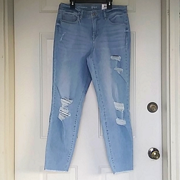 Distressed Jeans - Picture 3 of 16